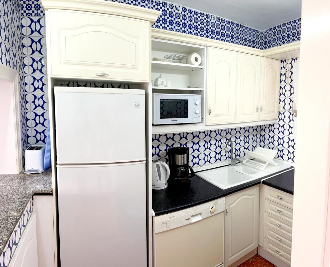 Urbanizacion, 2 Dormitorios, Gran Terraza Con Vista Al Mar, Wi-fi, Parking Y Piscina * Roquetas de Mar